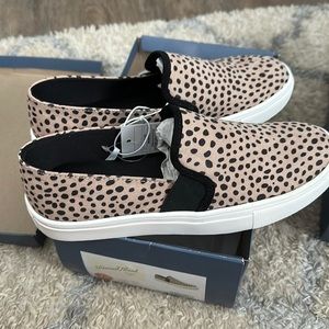 Women’s slip on sneakers